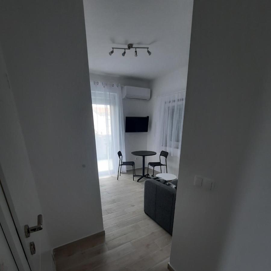 Apartments Matkovic Vir Exterior photo