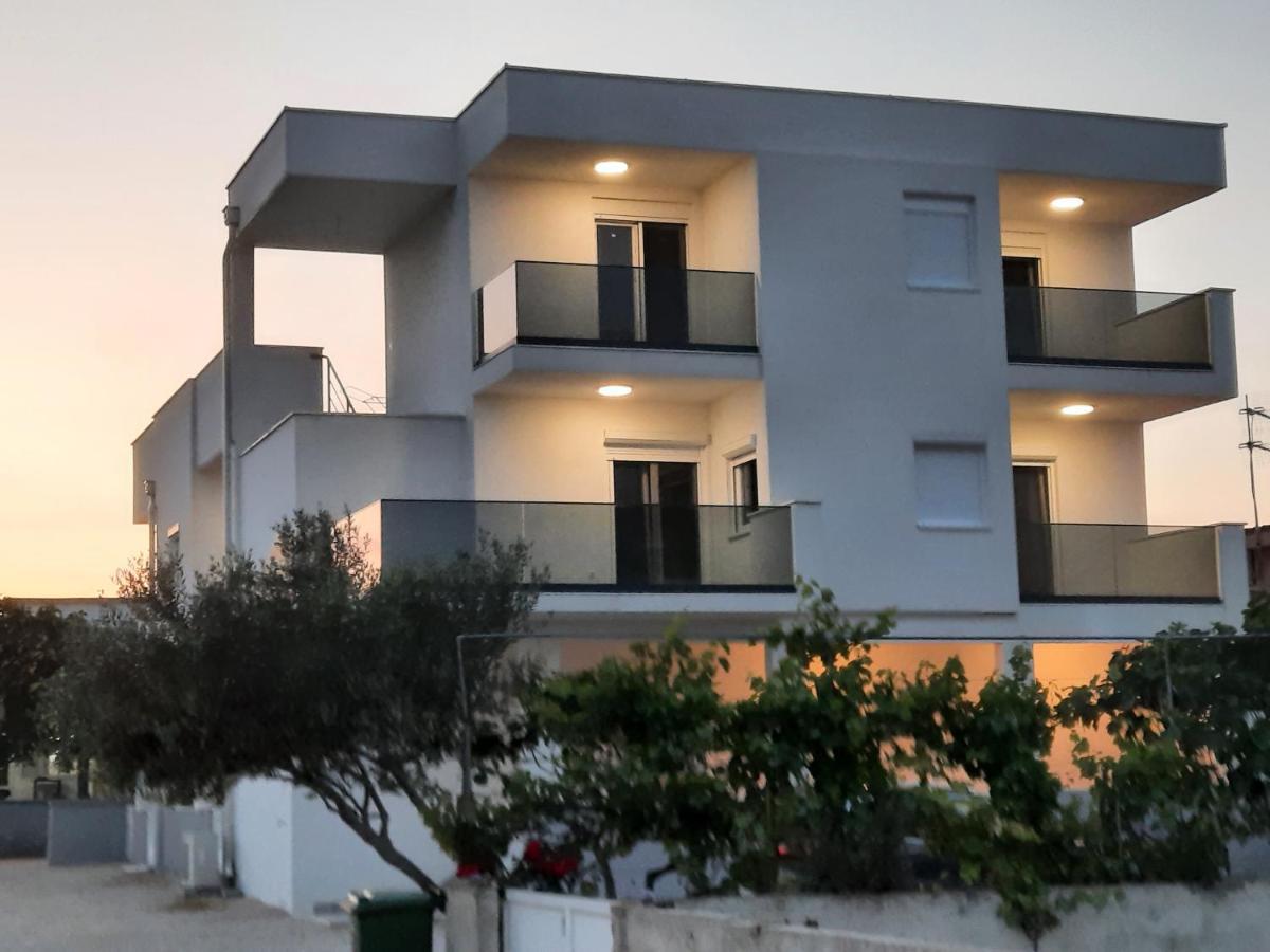 Apartments Matkovic Vir Exterior photo