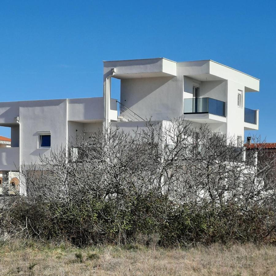 Apartments Matkovic Vir Exterior photo