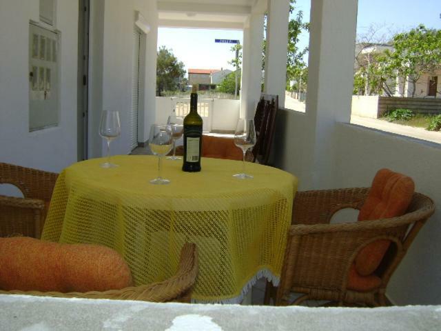 Apartments Matkovic Vir Exterior photo